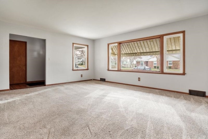 211 HANCOCK, BELVIDERE, Illinois 61008, 2 Bedrooms Bedrooms, ,1 BathroomBathrooms,House,For Sale,HANCOCK,202507262