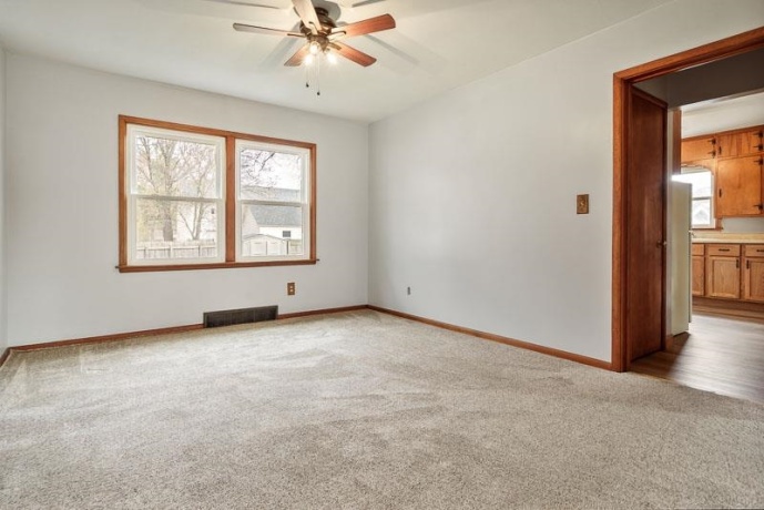 211 HANCOCK, BELVIDERE, Illinois 61008, 2 Bedrooms Bedrooms, ,1 BathroomBathrooms,House,For Sale,HANCOCK,202507262