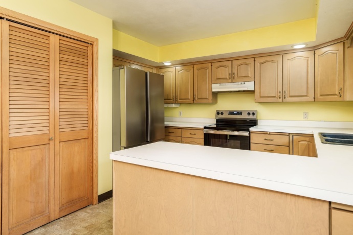 5802 CLARENDON, ROCKFORD, Illinois 61114, 3 Bedrooms Bedrooms, ,2 BathroomsBathrooms,House,For Sale,CLARENDON,202507265