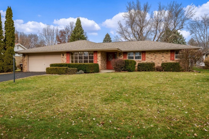 5802 CLARENDON, ROCKFORD, Illinois 61114, 3 Bedrooms Bedrooms, ,2 BathroomsBathrooms,House,For Sale,CLARENDON,202507265