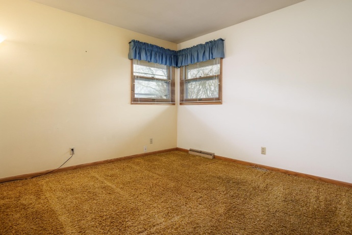 5802 CLARENDON, ROCKFORD, Illinois 61114, 3 Bedrooms Bedrooms, ,2 BathroomsBathrooms,House,For Sale,CLARENDON,202507265