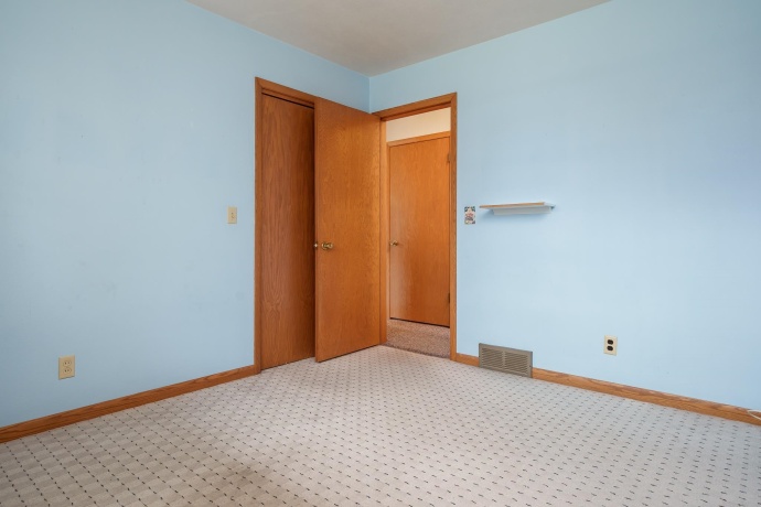 5802 CLARENDON, ROCKFORD, Illinois 61114, 3 Bedrooms Bedrooms, ,2 BathroomsBathrooms,House,For Sale,CLARENDON,202507265