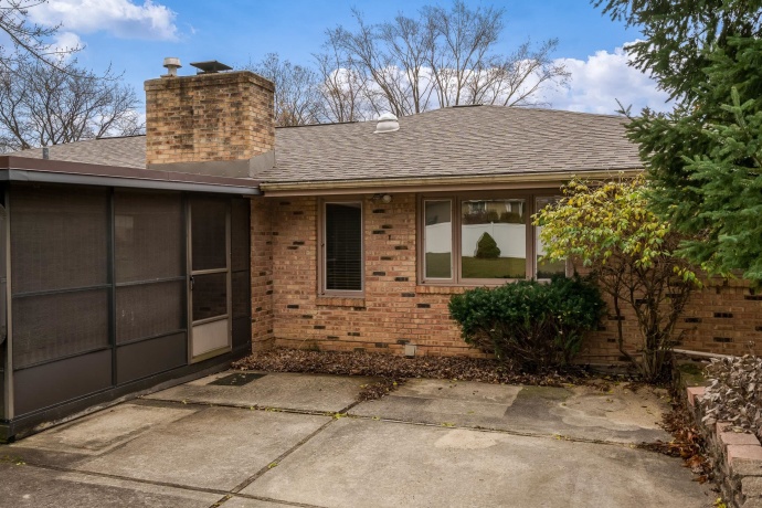 5802 CLARENDON, ROCKFORD, Illinois 61114, 3 Bedrooms Bedrooms, ,2 BathroomsBathrooms,House,For Sale,CLARENDON,202507265