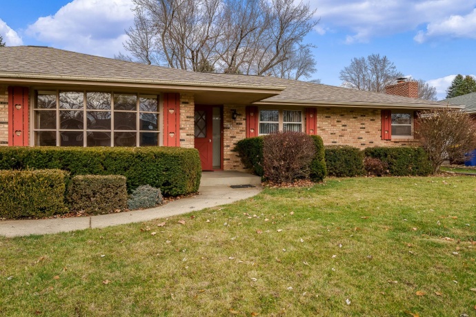 5802 CLARENDON, ROCKFORD, Illinois 61114, 3 Bedrooms Bedrooms, ,2 BathroomsBathrooms,House,For Sale,CLARENDON,202507265