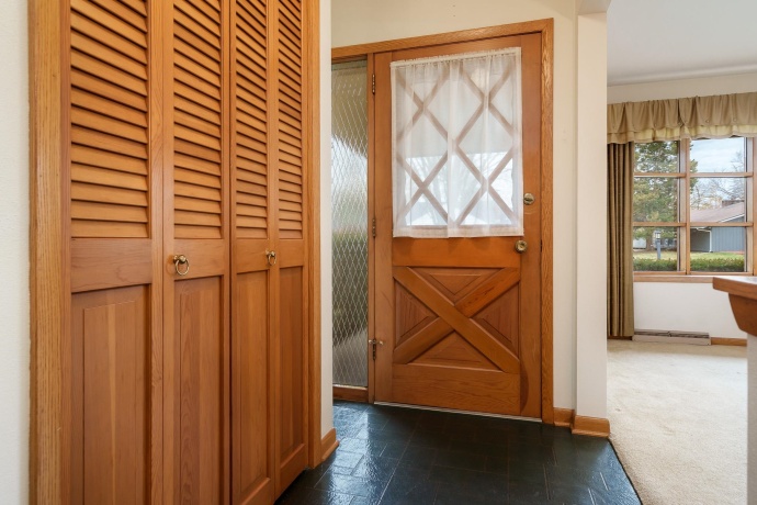 5802 CLARENDON, ROCKFORD, Illinois 61114, 3 Bedrooms Bedrooms, ,2 BathroomsBathrooms,House,For Sale,CLARENDON,202507265