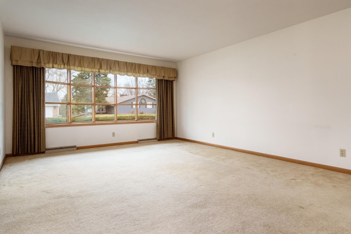 5802 CLARENDON, ROCKFORD, Illinois 61114, 3 Bedrooms Bedrooms, ,2 BathroomsBathrooms,House,For Sale,CLARENDON,202507265