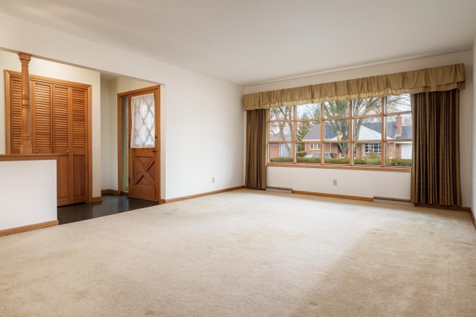 5802 CLARENDON, ROCKFORD, Illinois 61114, 3 Bedrooms Bedrooms, ,2 BathroomsBathrooms,House,For Sale,CLARENDON,202507265