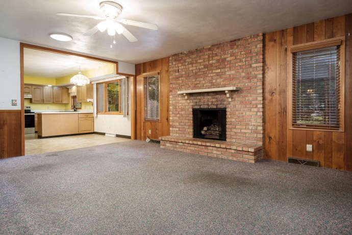 5802 CLARENDON, ROCKFORD, Illinois 61114, 3 Bedrooms Bedrooms, ,2 BathroomsBathrooms,House,For Sale,CLARENDON,202507265