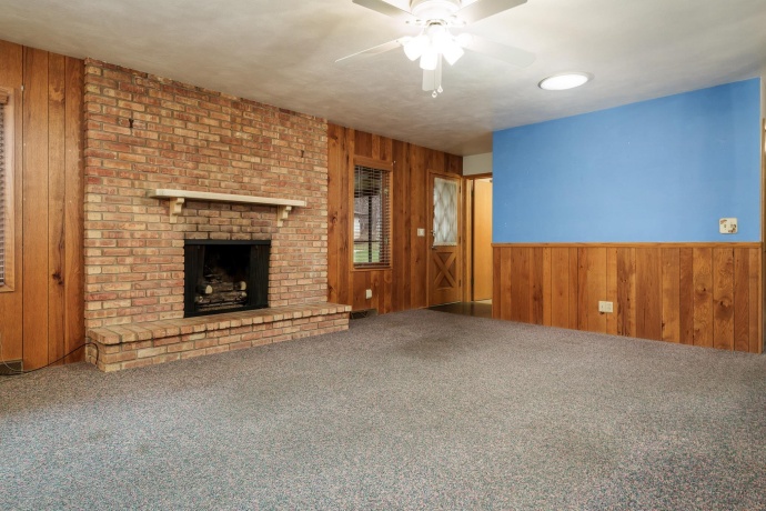 5802 CLARENDON, ROCKFORD, Illinois 61114, 3 Bedrooms Bedrooms, ,2 BathroomsBathrooms,House,For Sale,CLARENDON,202507265