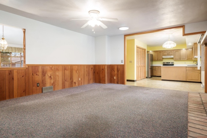 5802 CLARENDON, ROCKFORD, Illinois 61114, 3 Bedrooms Bedrooms, ,2 BathroomsBathrooms,House,For Sale,CLARENDON,202507265