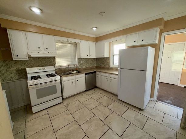 709 Caswell, BELVIDERE, Illinois 61008, 2 Bedrooms Bedrooms, ,1 BathroomBathrooms,House,For Sale,Caswell,202507266