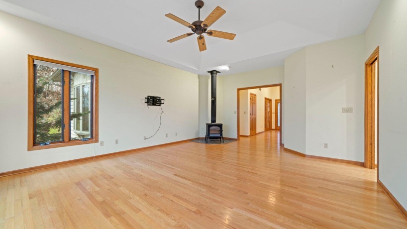 606 Slippery Rock, DIXON, Illinois 61021, 3 Bedrooms Bedrooms, ,3 BathroomsBathrooms,House,For Sale,Slippery Rock,202507272