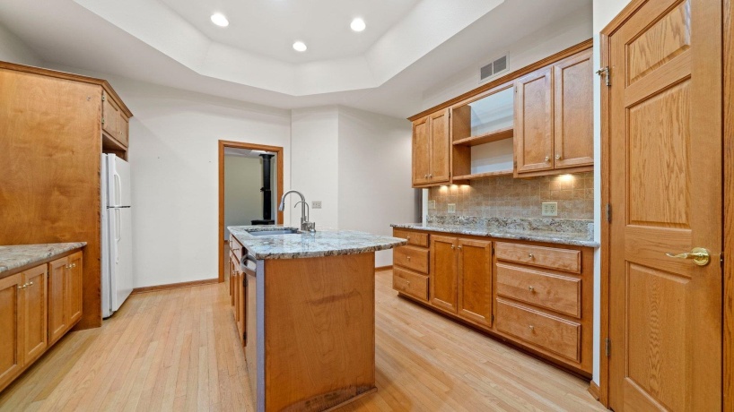 606 Slippery Rock, DIXON, Illinois 61021, 3 Bedrooms Bedrooms, ,3 BathroomsBathrooms,House,For Sale,Slippery Rock,202507272