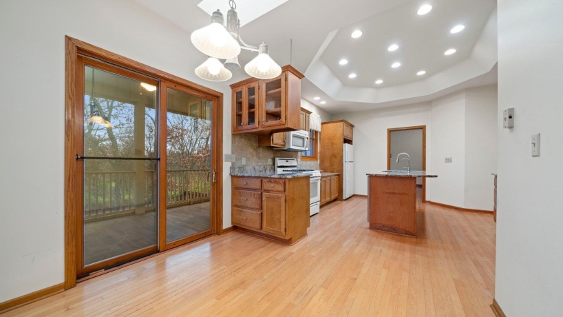 606 Slippery Rock, DIXON, Illinois 61021, 3 Bedrooms Bedrooms, ,3 BathroomsBathrooms,House,For Sale,Slippery Rock,202507272