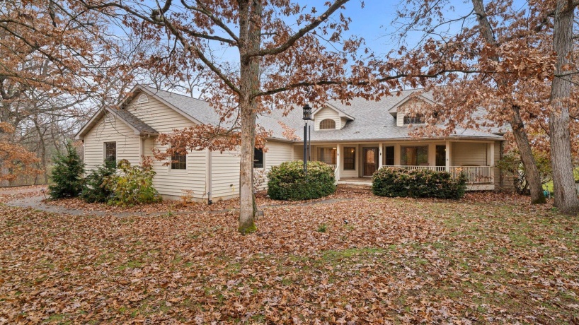 606 Slippery Rock, DIXON, Illinois 61021, 3 Bedrooms Bedrooms, ,3 BathroomsBathrooms,House,For Sale,Slippery Rock,202507272