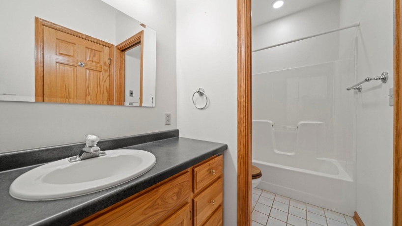 606 Slippery Rock, DIXON, Illinois 61021, 3 Bedrooms Bedrooms, ,3 BathroomsBathrooms,House,For Sale,Slippery Rock,202507272