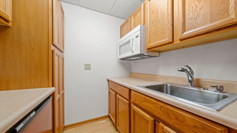 606 Slippery Rock, DIXON, Illinois 61021, 3 Bedrooms Bedrooms, ,3 BathroomsBathrooms,House,For Sale,Slippery Rock,202507272