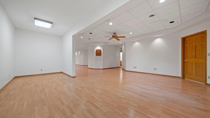 606 Slippery Rock, DIXON, Illinois 61021, 3 Bedrooms Bedrooms, ,3 BathroomsBathrooms,House,For Sale,Slippery Rock,202507272