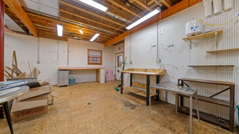 606 Slippery Rock, DIXON, Illinois 61021, 3 Bedrooms Bedrooms, ,3 BathroomsBathrooms,House,For Sale,Slippery Rock,202507272