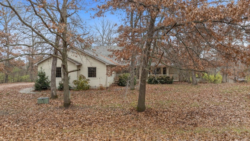 606 Slippery Rock, DIXON, Illinois 61021, 3 Bedrooms Bedrooms, ,3 BathroomsBathrooms,House,For Sale,Slippery Rock,202507272