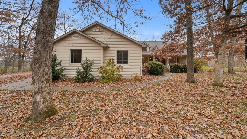 606 Slippery Rock, DIXON, Illinois 61021, 3 Bedrooms Bedrooms, ,3 BathroomsBathrooms,House,For Sale,Slippery Rock,202507272