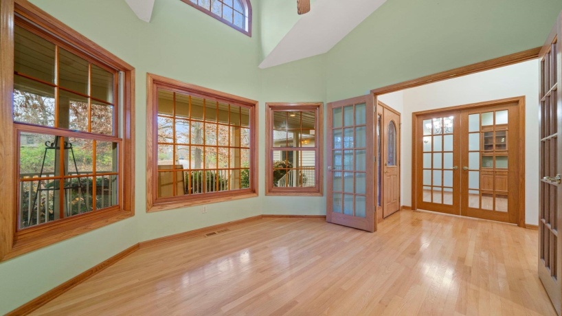 606 Slippery Rock, DIXON, Illinois 61021, 3 Bedrooms Bedrooms, ,3 BathroomsBathrooms,House,For Sale,Slippery Rock,202507272