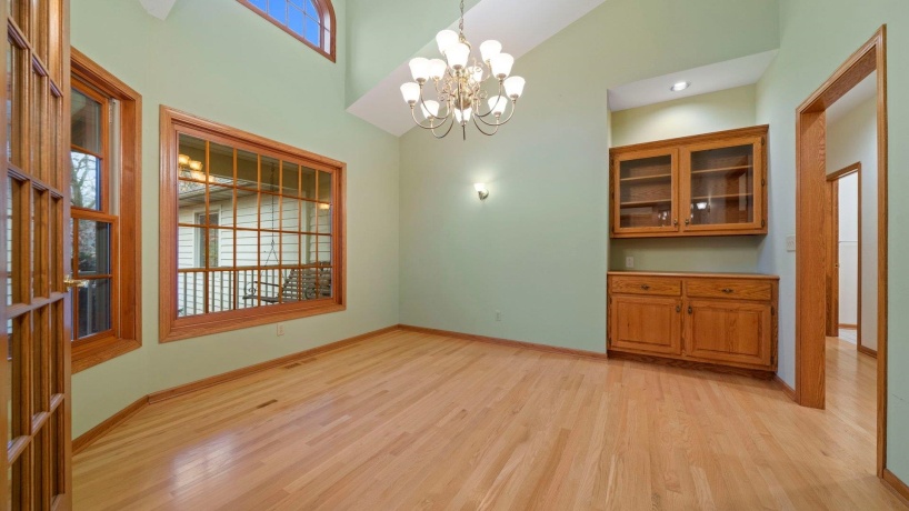 606 Slippery Rock, DIXON, Illinois 61021, 3 Bedrooms Bedrooms, ,3 BathroomsBathrooms,House,For Sale,Slippery Rock,202507272