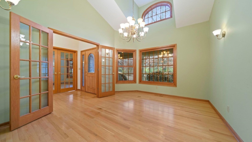 606 Slippery Rock, DIXON, Illinois 61021, 3 Bedrooms Bedrooms, ,3 BathroomsBathrooms,House,For Sale,Slippery Rock,202507272