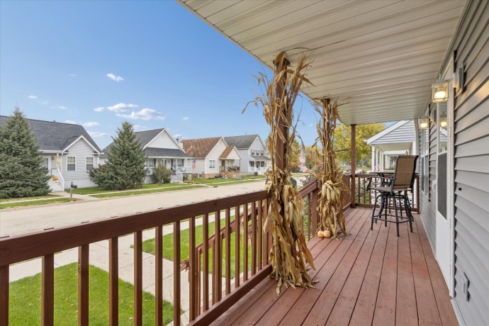 718 Prospect, KIRKLAND, Illinois 60146, 2 Bedrooms Bedrooms, ,1 BathroomBathrooms,House,For Sale,Prospect,202507274