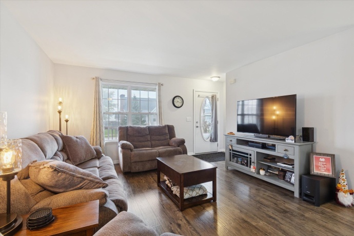 718 Prospect, KIRKLAND, Illinois 60146, 2 Bedrooms Bedrooms, ,1 BathroomBathrooms,House,For Sale,Prospect,202507274