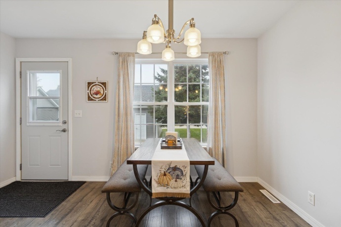 718 Prospect, KIRKLAND, Illinois 60146, 2 Bedrooms Bedrooms, ,1 BathroomBathrooms,House,For Sale,Prospect,202507274