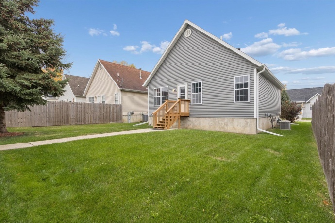 718 Prospect, KIRKLAND, Illinois 60146, 2 Bedrooms Bedrooms, ,1 BathroomBathrooms,House,For Sale,Prospect,202507274