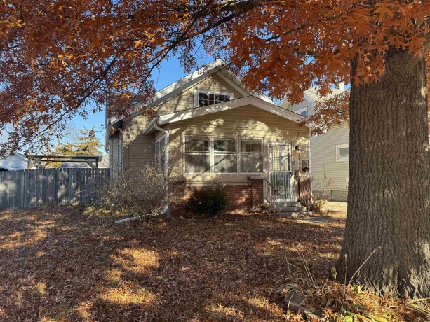 534 Lawn, LOVES PARK, Illinois 61111, 2 Bedrooms Bedrooms, ,1 BathroomBathrooms,House,For Sale,Lawn,202507275