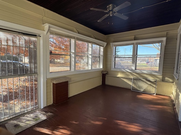 534 Lawn, LOVES PARK, Illinois 61111, 2 Bedrooms Bedrooms, ,1 BathroomBathrooms,House,For Sale,Lawn,202507275