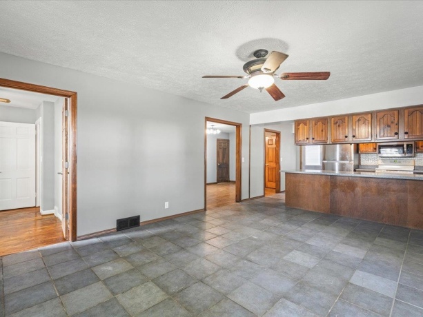 2910 19th, ROCKFORD, Illinois 61108, 4 Bedrooms Bedrooms, ,1 BathroomBathrooms,House,For Sale,19th,202506262