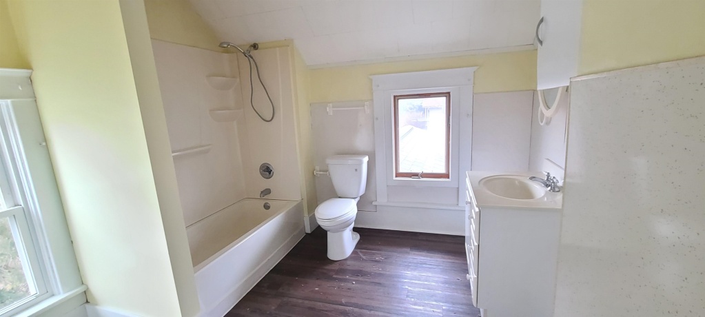 507 Lester, MOUNT CARROLL, Illinois 61053, 3 Bedrooms Bedrooms, ,2 BathroomsBathrooms,House,For Sale,Lester,202507280