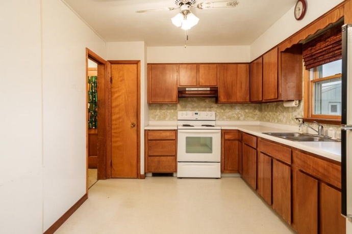 1993 Bolton, FREEPORT, Illinois 61032, 3 Bedrooms Bedrooms, ,1 BathroomBathrooms,House,For Sale,Bolton,202507281