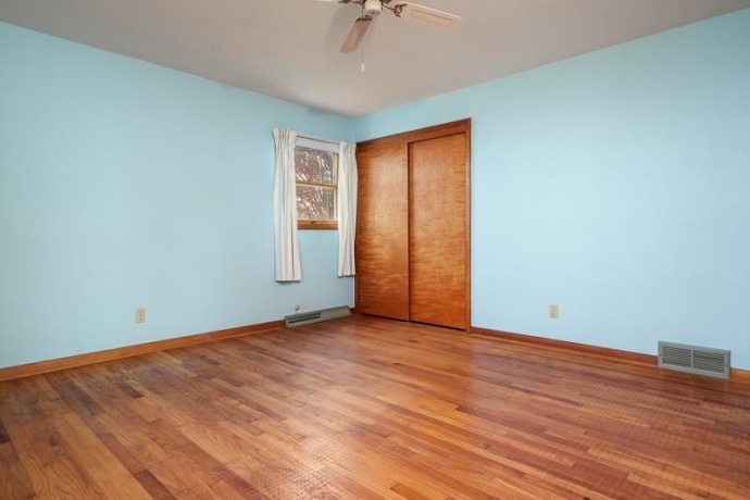 1993 Bolton, FREEPORT, Illinois 61032, 3 Bedrooms Bedrooms, ,1 BathroomBathrooms,House,For Sale,Bolton,202507281