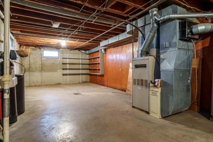 1993 Bolton, FREEPORT, Illinois 61032, 3 Bedrooms Bedrooms, ,1 BathroomBathrooms,House,For Sale,Bolton,202507281