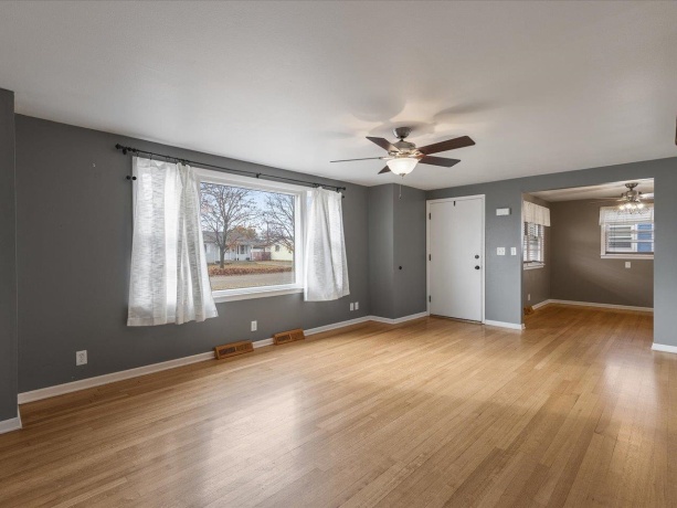 1030 Anna Ave, MACHESNEY PARK, Illinois 61115, 3 Bedrooms Bedrooms, ,2 BathroomsBathrooms,House,For Sale,Anna Ave,202507282