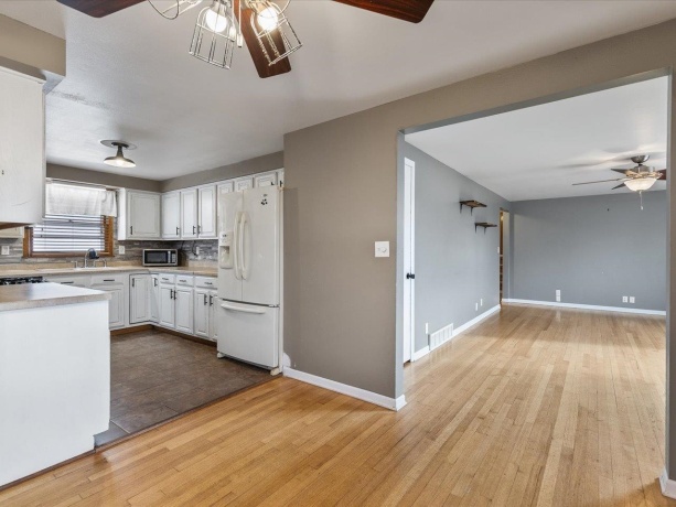 1030 Anna Ave, MACHESNEY PARK, Illinois 61115, 3 Bedrooms Bedrooms, ,2 BathroomsBathrooms,House,For Sale,Anna Ave,202507282