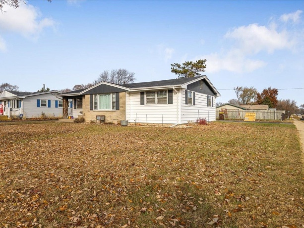 1030 Anna Ave, MACHESNEY PARK, Illinois 61115, 3 Bedrooms Bedrooms, ,2 BathroomsBathrooms,House,For Sale,Anna Ave,202507282