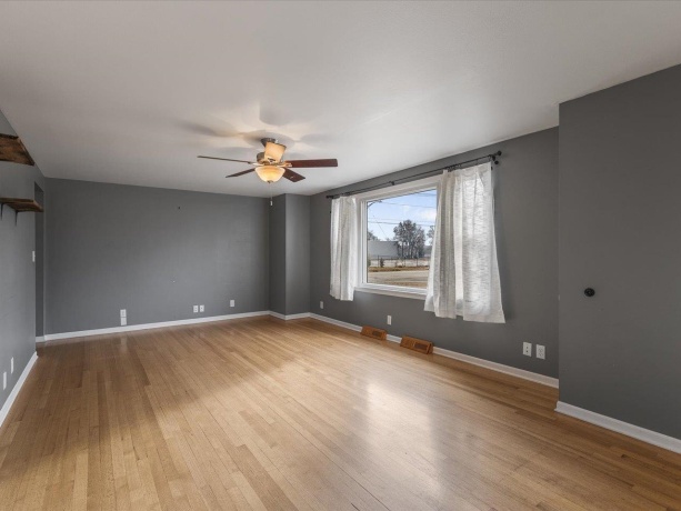 1030 Anna Ave, MACHESNEY PARK, Illinois 61115, 3 Bedrooms Bedrooms, ,2 BathroomsBathrooms,House,For Sale,Anna Ave,202507282