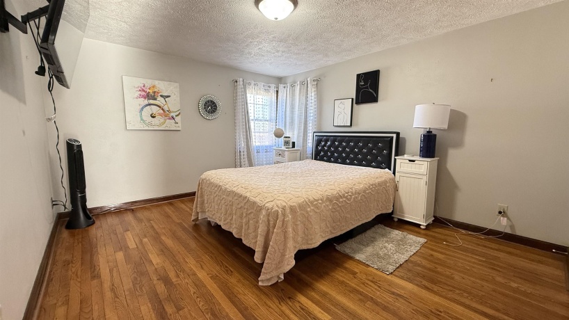 1016 Kingsway, ROCKFORD, Illinois 61108, 3 Bedrooms Bedrooms, ,1 BathroomBathrooms,House,For Sale,Kingsway,202507287