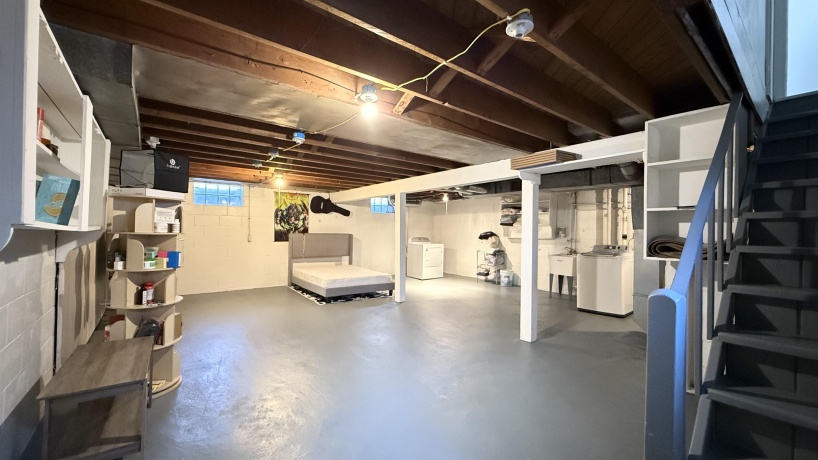 1016 Kingsway, ROCKFORD, Illinois 61108, 3 Bedrooms Bedrooms, ,1 BathroomBathrooms,House,For Sale,Kingsway,202507287