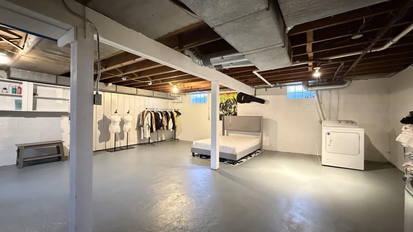 1016 Kingsway, ROCKFORD, Illinois 61108, 3 Bedrooms Bedrooms, ,1 BathroomBathrooms,House,For Sale,Kingsway,202507287