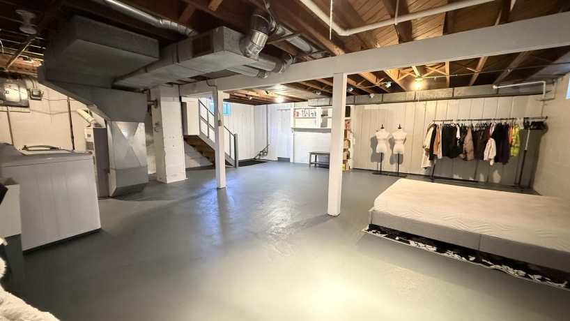 1016 Kingsway, ROCKFORD, Illinois 61108, 3 Bedrooms Bedrooms, ,1 BathroomBathrooms,House,For Sale,Kingsway,202507287