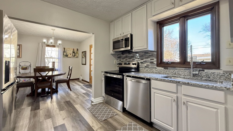 1016 Kingsway, ROCKFORD, Illinois 61108, 3 Bedrooms Bedrooms, ,1 BathroomBathrooms,House,For Sale,Kingsway,202507287