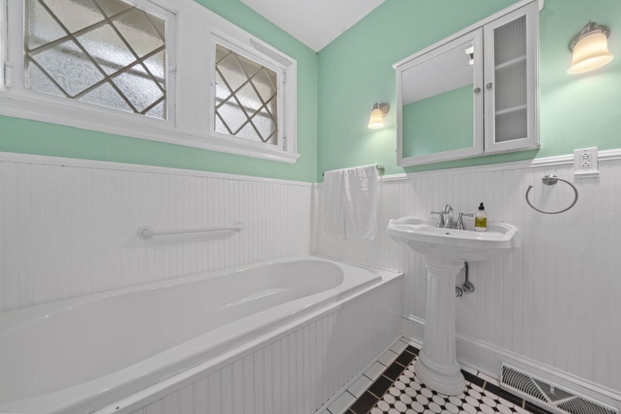 2913 Lowden, OREGON, Illinois 61061, 3 Bedrooms Bedrooms, ,2 BathroomsBathrooms,House,For Sale,Lowden,202507289