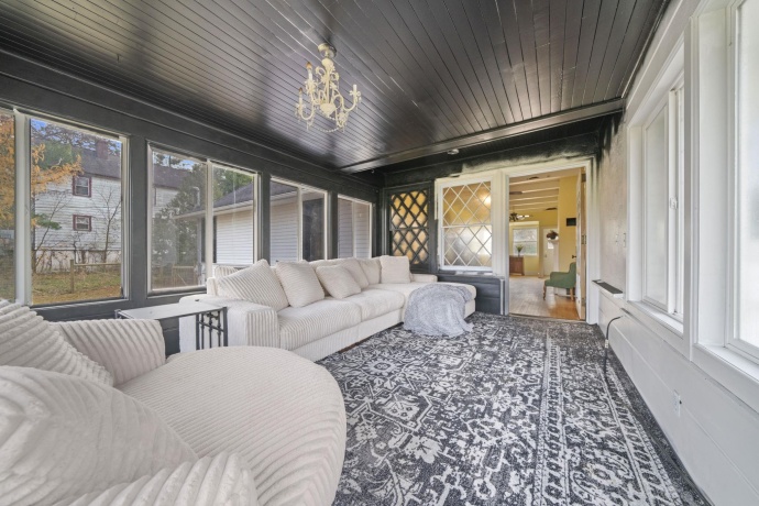 2913 Lowden, OREGON, Illinois 61061, 3 Bedrooms Bedrooms, ,2 BathroomsBathrooms,House,For Sale,Lowden,202507289